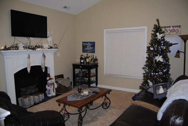 Foto del edificio - 210 Twilight Dr