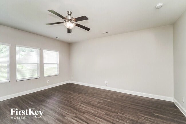 Building Photo - 9216 Evans Creek Ct