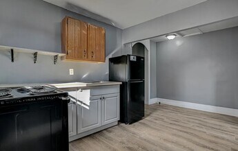 Building Photo - 260 S Hancock St