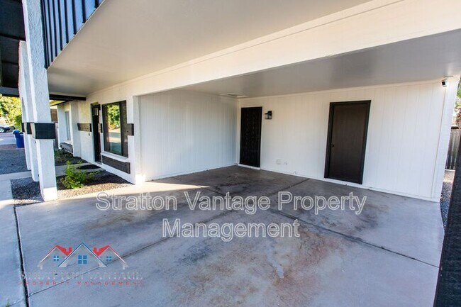 Building Photo - 523 W Pampa Ave