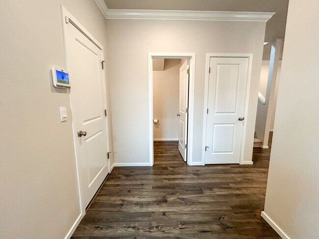 Building Photo - 497 Himalaya St. NE