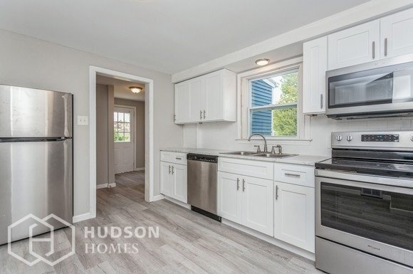 Building Photo - NOW AVAILABLE! - 100 Matthew Dr, Stratford...