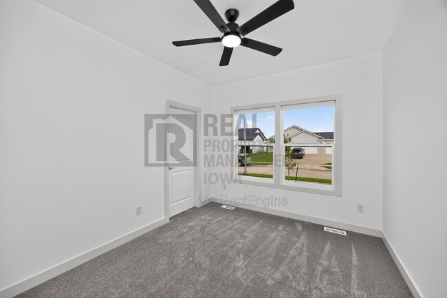 Foto del edificio - 8914 Hickory Dr