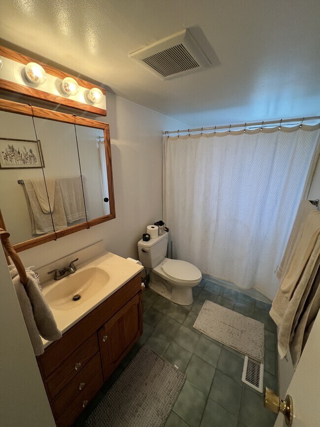 Building Photo - 115 Tiburon Ct