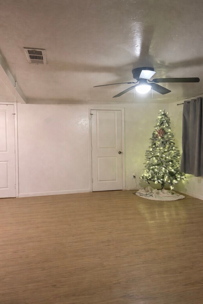 Foto del edificio - 415 S Lafond Rd