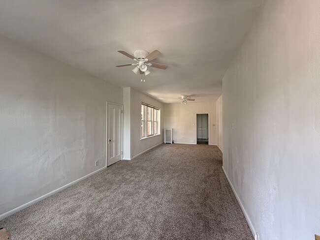 Foto del edificio - 3850 De Tonty St