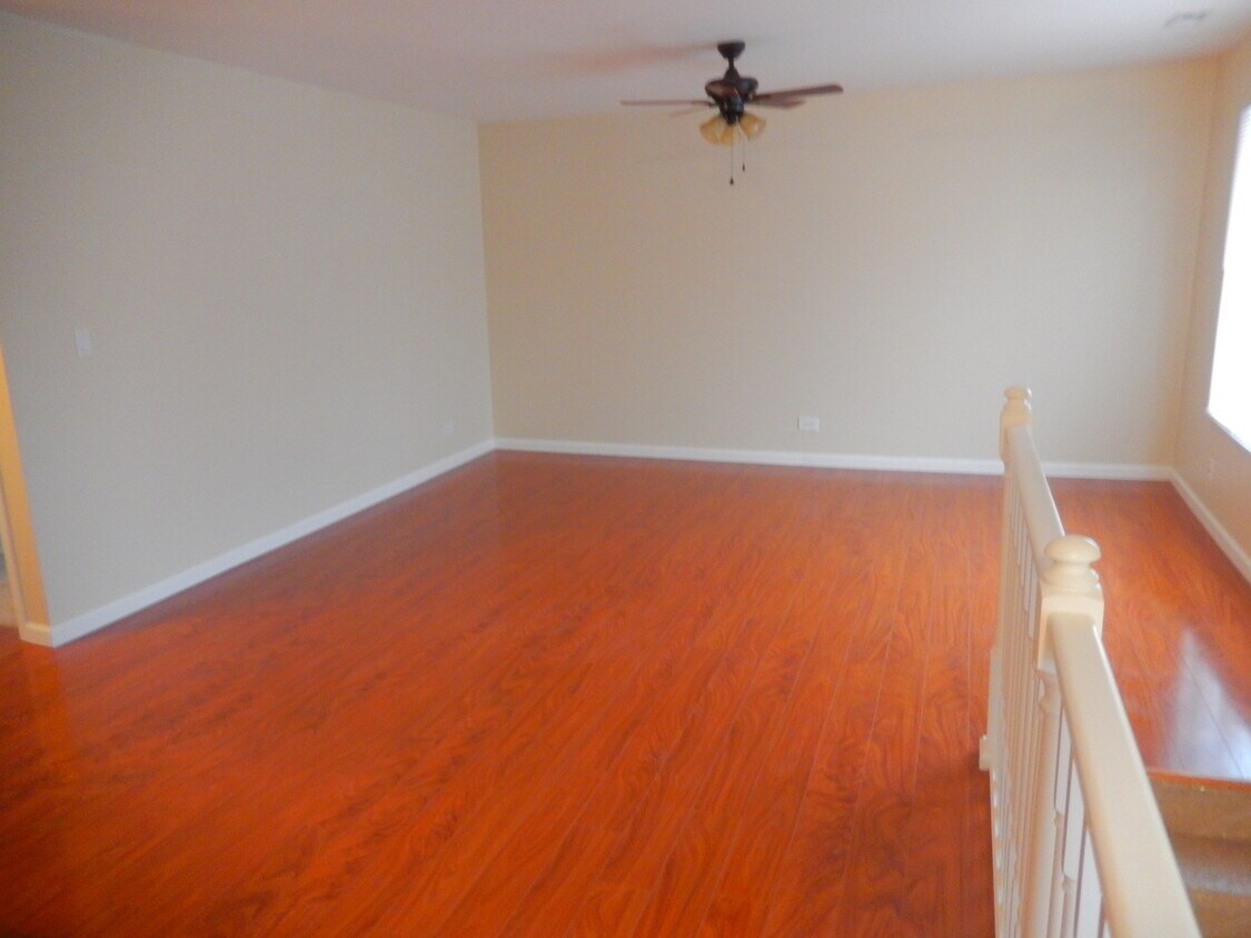Primary Photo - 1565 Burton Ct