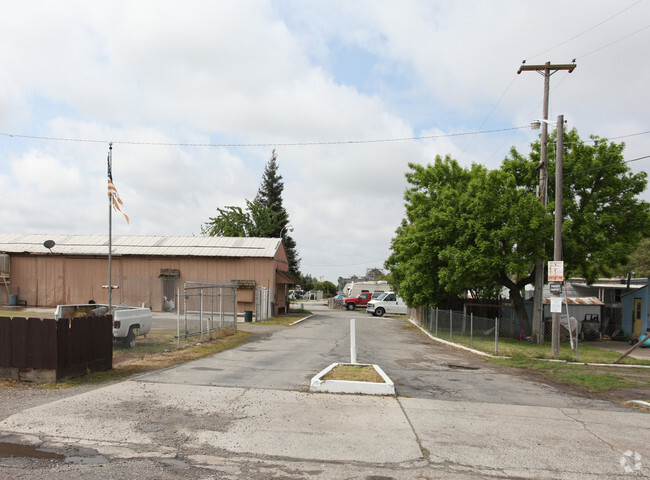 Building Photo - Mulberry Mobile Home Park