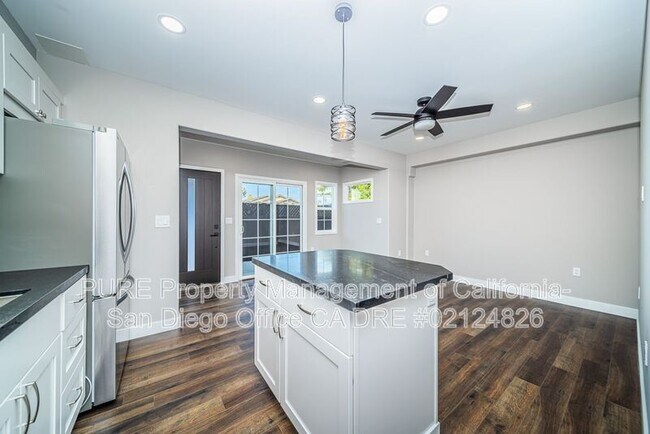 Foto del edificio - 13869 Mercado Dr