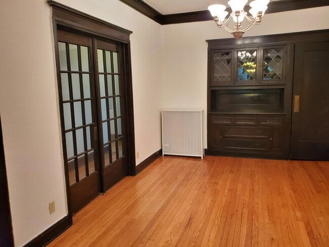 Building Photo - 5720 S Kenwood Ave