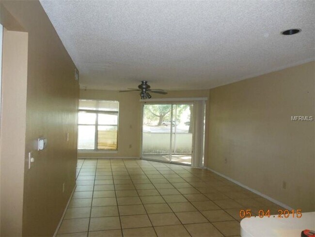 Foto del edificio - Ground level nice condo