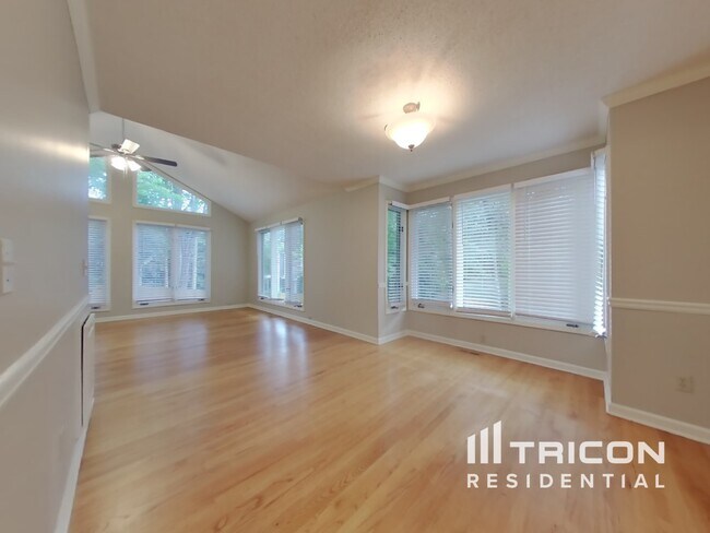 Foto del edificio - 1010 Maidstone Ct