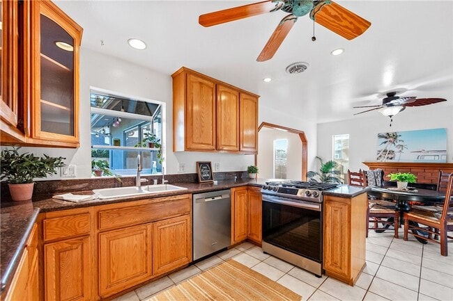 Building Photo - 6682 Alexandria Dr