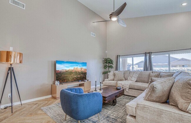 Foto del edificio - Eastside area for  Short or Long Term Rental(Completely Furnished) Beautiful 4 bed/2.5 baths