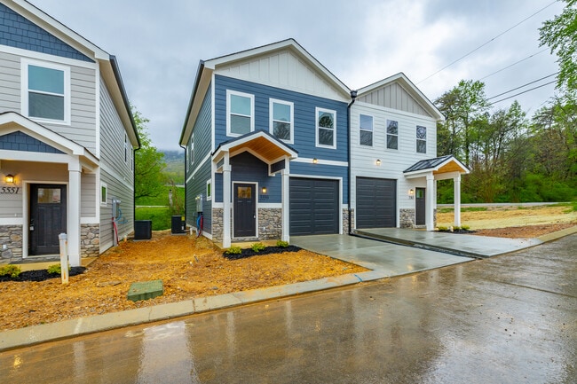 Building Photo - 5559 Stream Ln