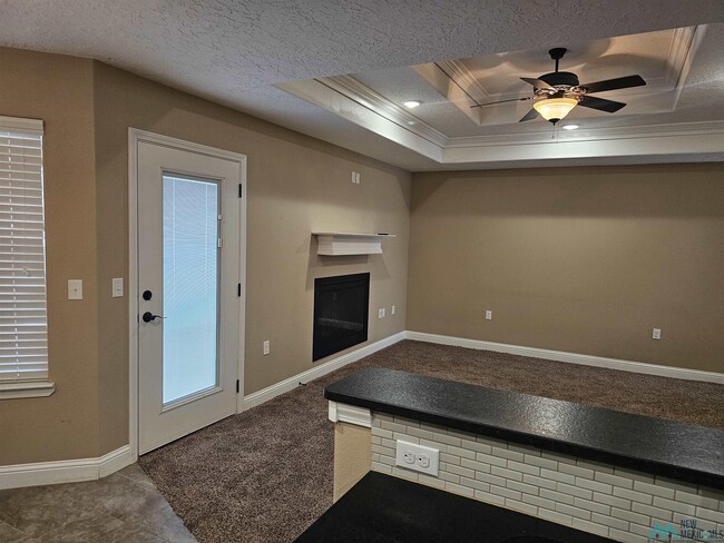 Building Photo - 2107 Mockingbird Ln