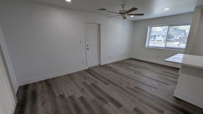 Foto del edificio - Fully Remodeled 3 Bedroom 2 Bath Home