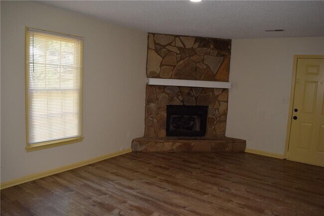 Foto del edificio - 475 Holly Ridge Dr NW