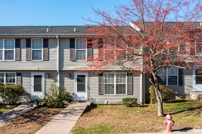 Building Photo - Diamond Court Apartments