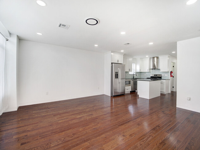 Building Photo - 8310 Newkirk Ave