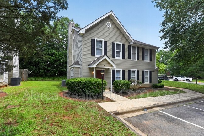 Foto del edificio - 3134 Driftwood Dr