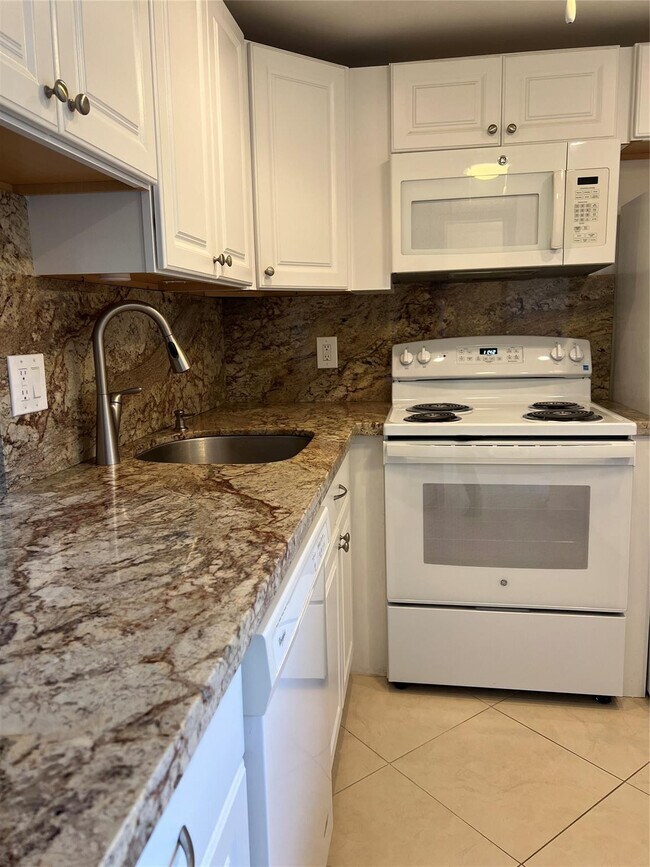 Foto del edificio - 2615 NE 3rd Ct