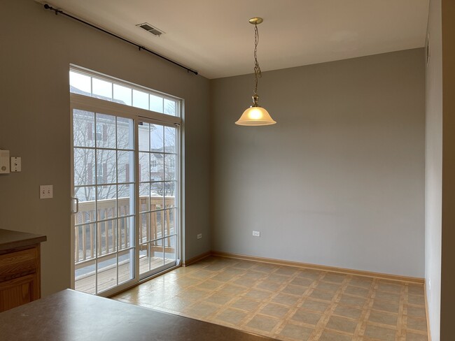 Building Photo - 1353 W Alder Creek Dr