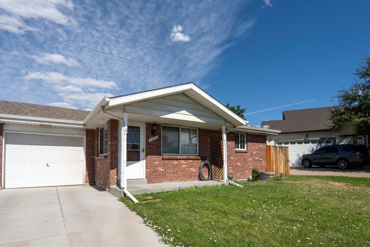 Primary Photo - Spacious 3BR Duplex in Lakewood