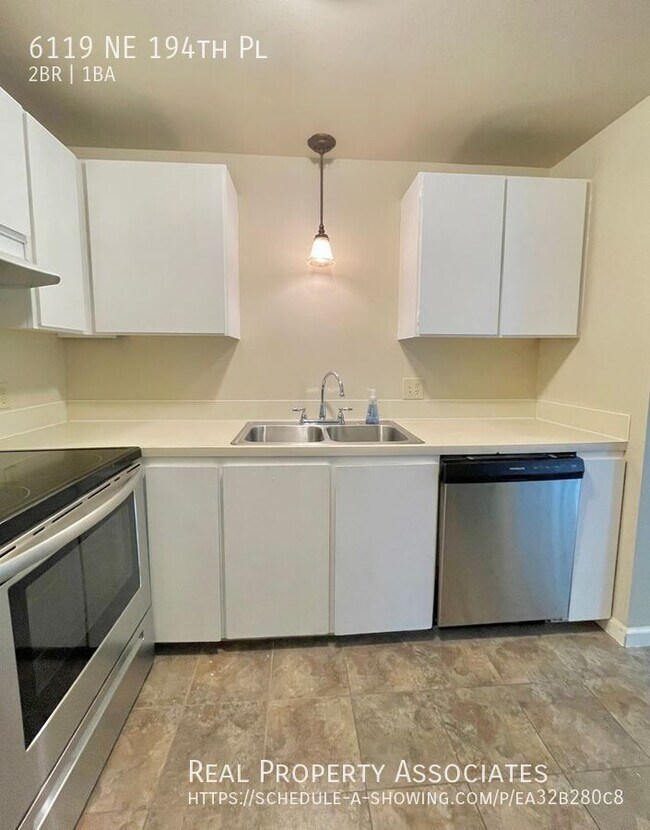Foto del edificio - 6119 NE 194th Pl