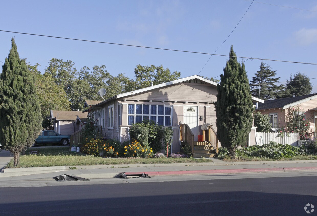 106 Marchant St, Watsonville, CA 95076 Apartments in Watsonville, CA