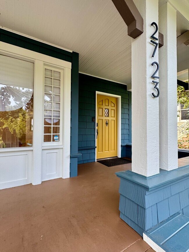 Building Photo - Mount Baker Home