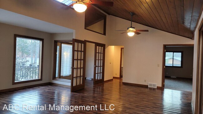 Foto del edificio - 3 br, 2.5 bath House - 812 Green Leaf Circle