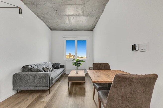 Foto del edificio - 4720 Third Avenue