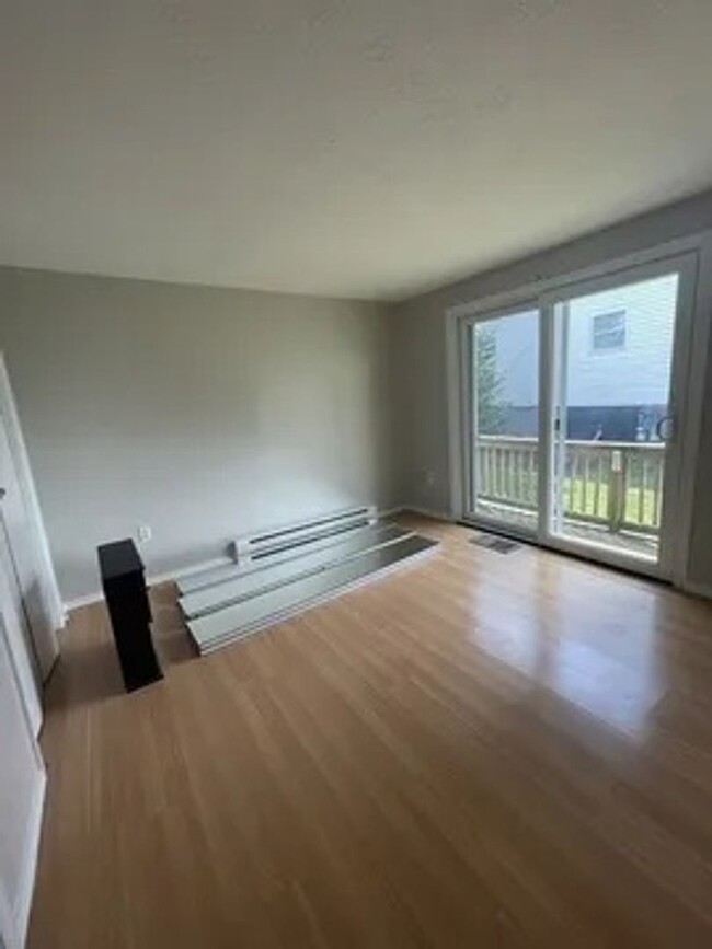 Building Photo - Charming 2BR Condo in Southbridge