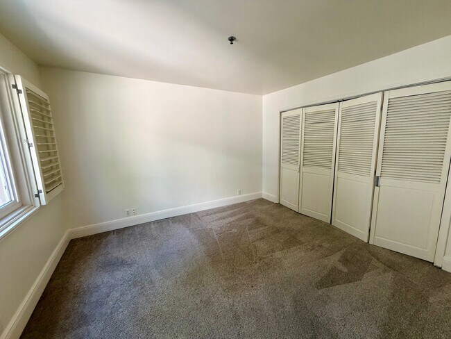 Foto del edificio - 120 S Mentor Ave