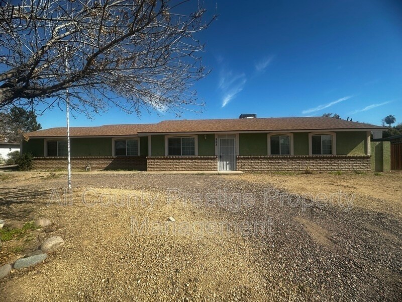 Primary Photo - 803 N Lizanne Way