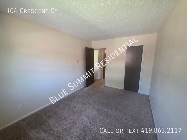 Building Photo - 104 Crescent Ct