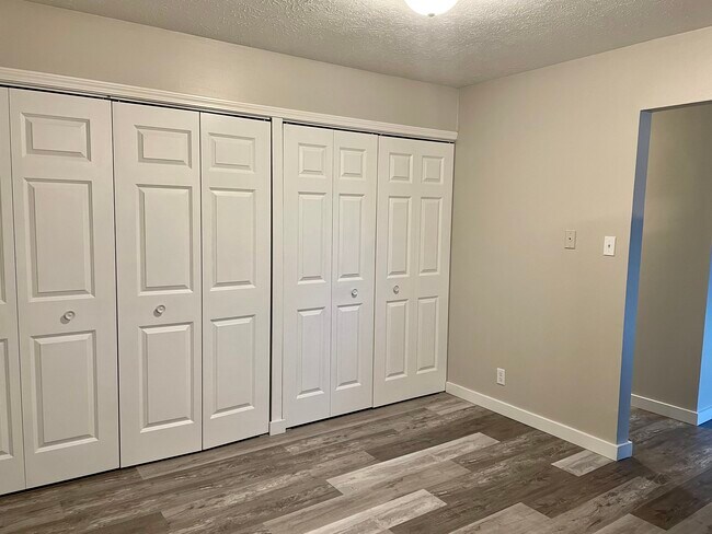 Foto del edificio - 438 Cedar Glen Dr