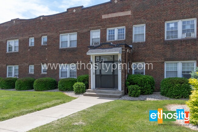 Building Photo - 4815 E Washington St