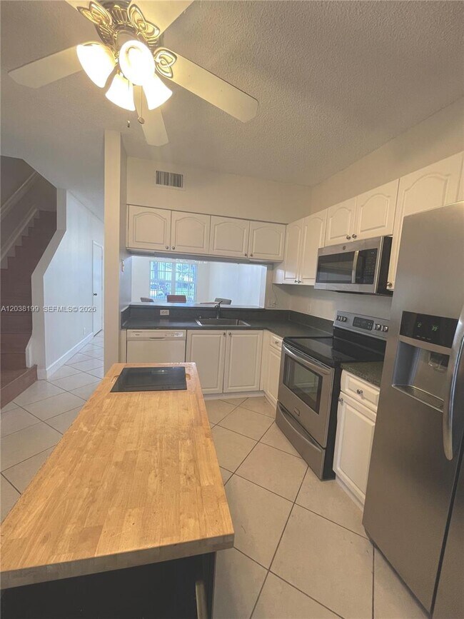 Building Photo - 3100 SW 50th St