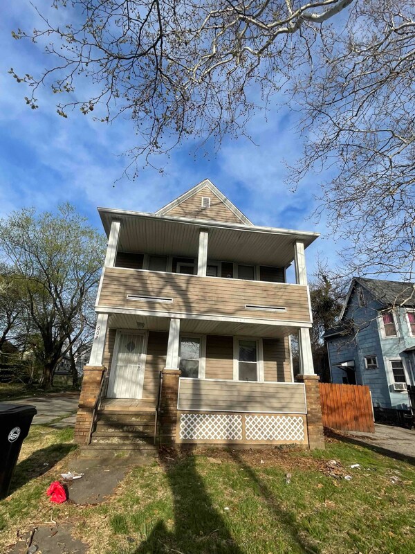 Primary Photo - 602 E 99th St