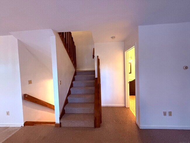 Building Photo - 4 Walnut Hill Rd