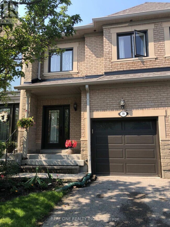 Photo du bâtiment - 2250-2250 Rockingham Dr