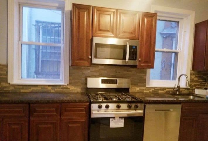 Foto principal - 5041 Haverford Ave