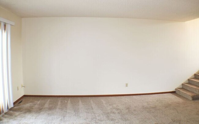 Building Photo - $1,450 | 3 Bedroom, 2.5 Bathroom Town Home...