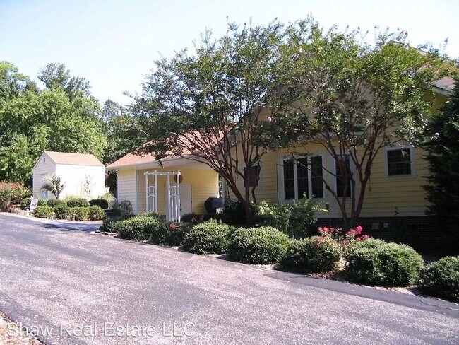 Building Photo - 1388 Kings Landing Rd