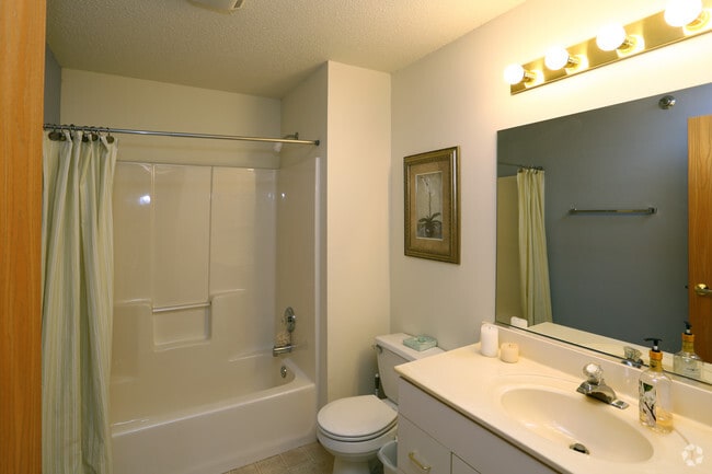Building Photo - Autumn Glen Apartment Homes