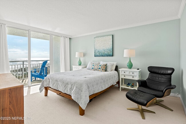 Building Photo - 1601 Ocean Dr S
