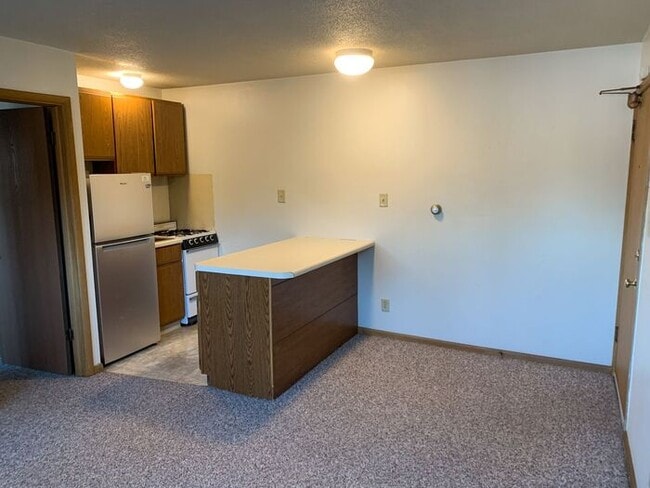 Building Photo - $995 | 1 Bedroom, 1 Bathroom House | *Cat ...