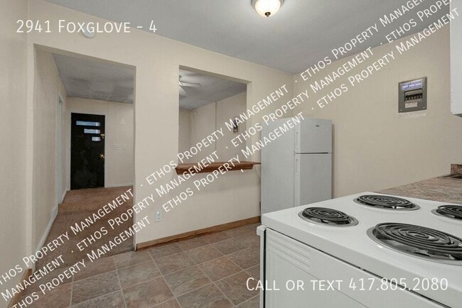 Building Photo - 2941 Foxglove-4